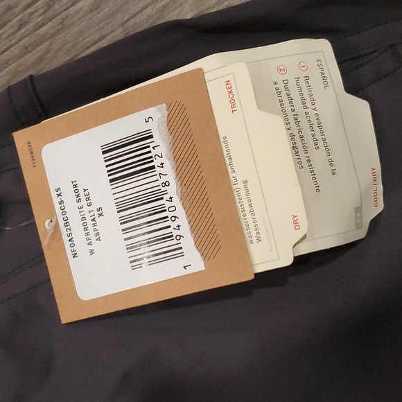 The North Face Aphrodite Skort in Asphalt Grey - Picture 2 of 7